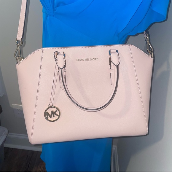 Michael Kors Satchel Crossbody Medium Soft Pink Like New! - Picture 16 of 16